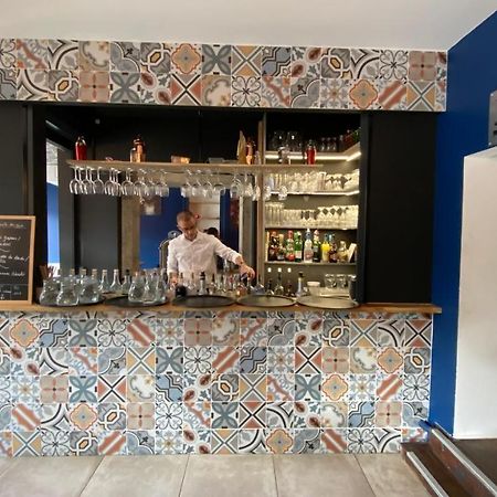 Hotel Restaurant La Place Saint-Amand-Mont-Rond Екстериор снимка