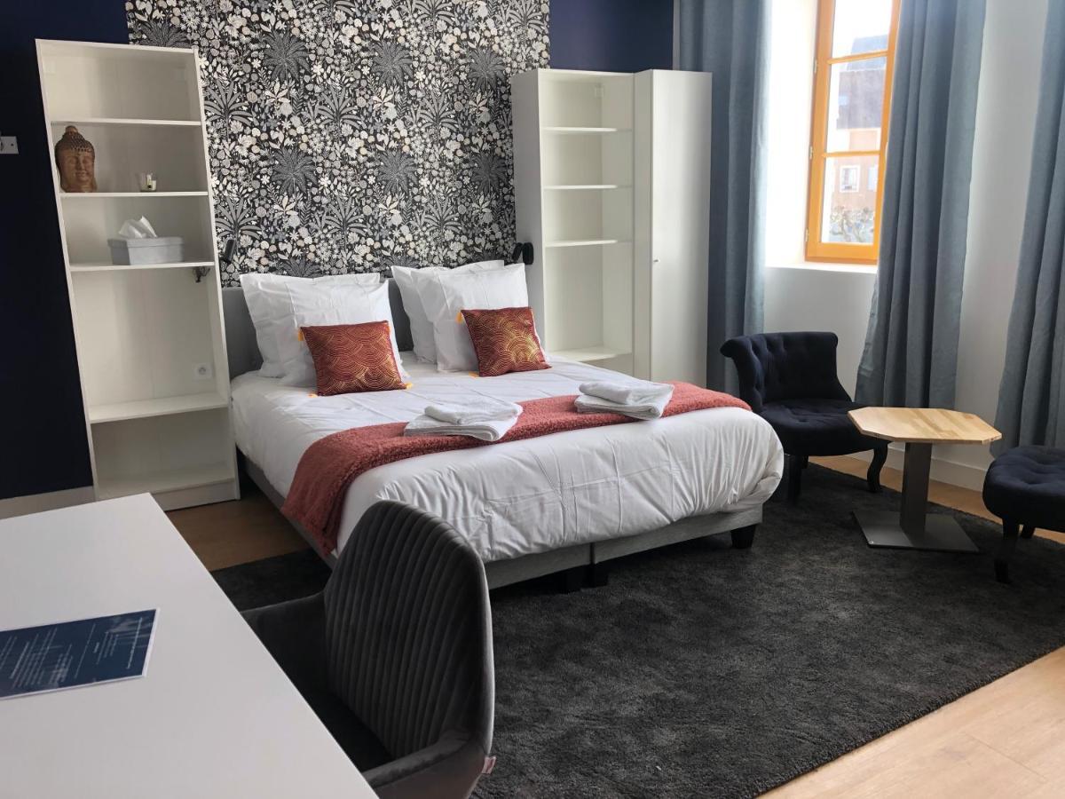 Hotel Restaurant La Place Saint-Amand-Mont-Rond Екстериор снимка