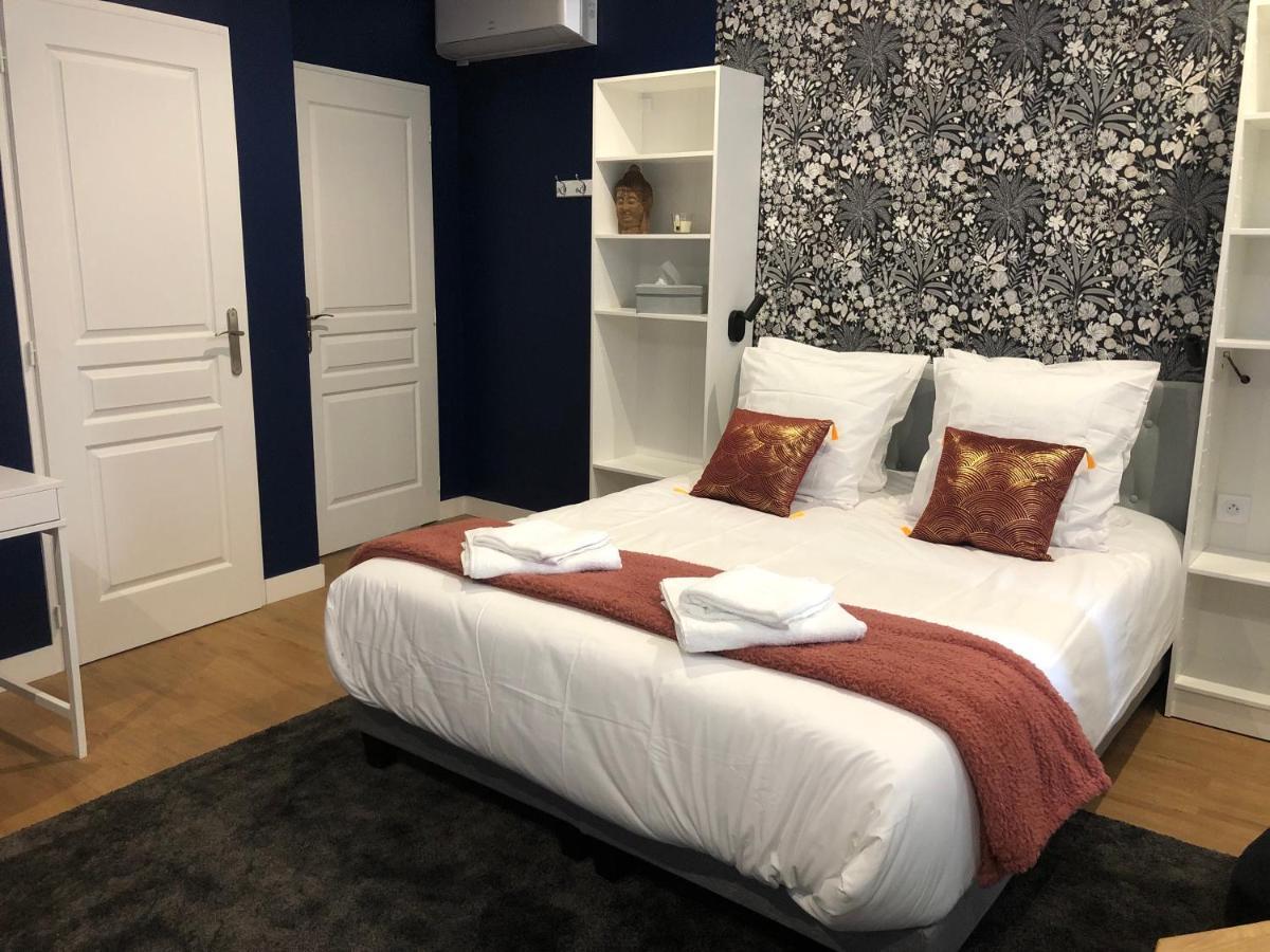Hotel Restaurant La Place Saint-Amand-Mont-Rond Екстериор снимка