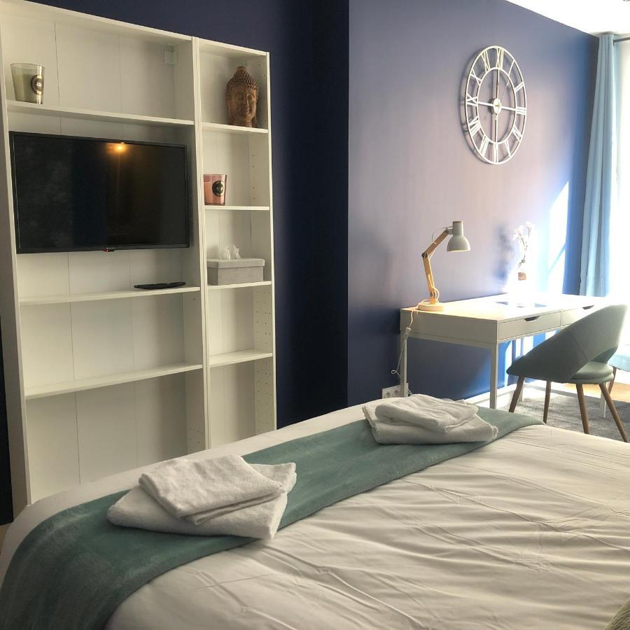 Hotel Restaurant La Place Saint-Amand-Mont-Rond Екстериор снимка