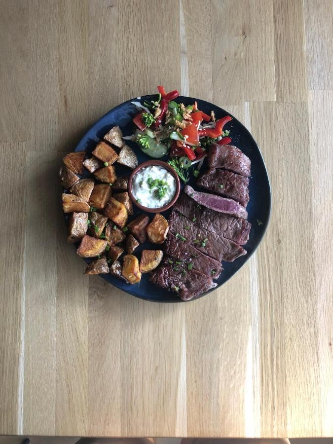 Hotel Restaurant La Place Saint-Amand-Mont-Rond Екстериор снимка